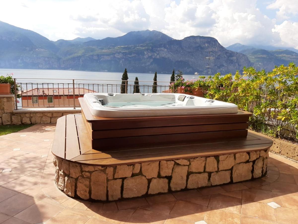 Bmp Apartment Deluxe 1 Jacuzzi Riscaldata Privata Vista Lago Di Garda Бренцоне-суль-Гарда Екстер'єр фото