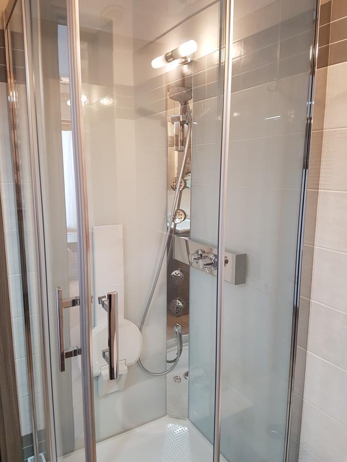 Bmp Apartment Deluxe 1 Jacuzzi Riscaldata Privata Vista Lago Di Garda Бренцоне-суль-Гарда Екстер'єр фото